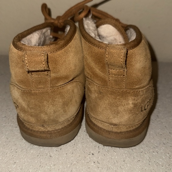 UGG Men’s Neumel Chestnut‎ Mini Boots Size 6 - Picture 3 of 7